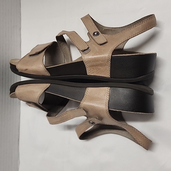 Abeo Bio System Quartz Sandals in natural color sz 9N - Picture 4 of 10